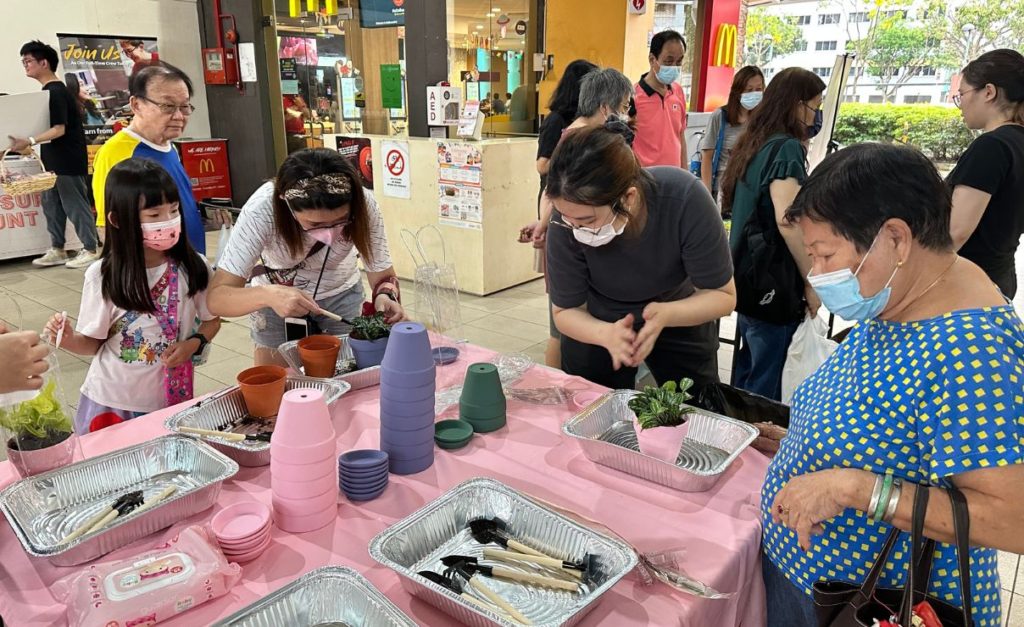 Mother's Day Event Activity : Gift Making Station
